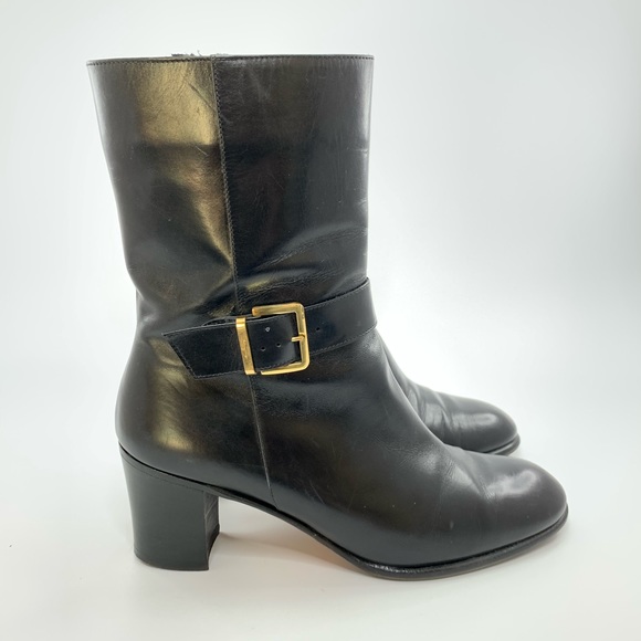 Salvatore Ferragamo Shoes - Salvatore Ferragamo black leather heeled boots